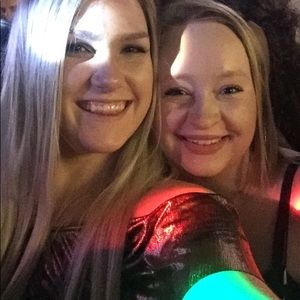 Meet your Posher, Elizabeth